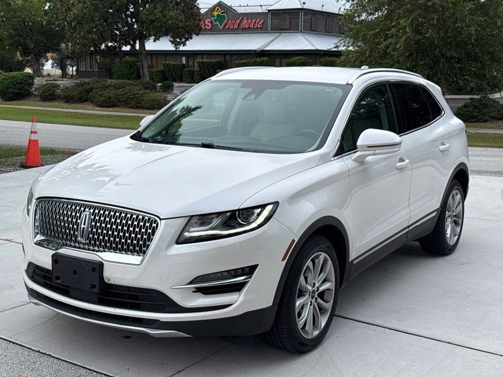 Used 2019 Lincoln MKC Select w/ Select Plus Package FWD image 3