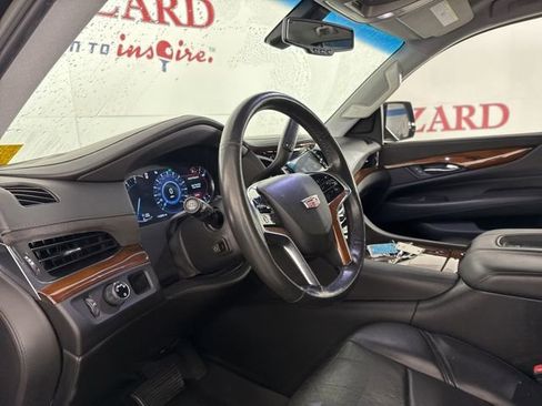 Used 2016 Cadillac Escalade Base image 12