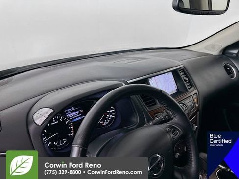 Used 2020 Nissan Pathfinder Platinum image 12