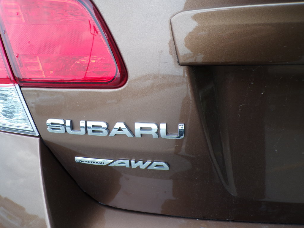 Used 2012 Subaru Legacy 2.5i Premium w/ All-Weather Pkg AWD/4WD image 17