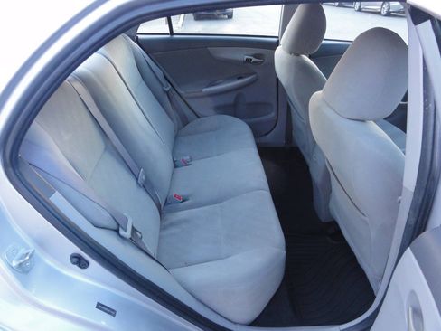 Used 2010 Toyota Corolla LE FWD image 27