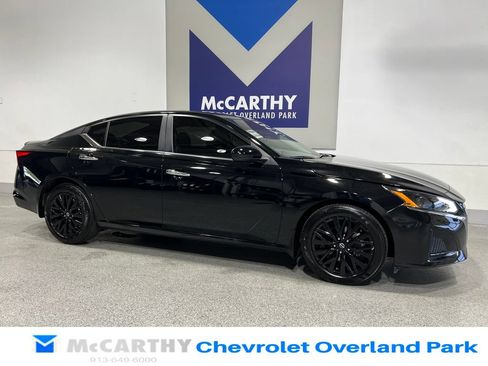 Used 2025 Nissan Altima 2.5 SV w/ SV Special Edition Package FWD image 3