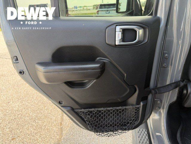Used 2020 Jeep Gladiator Sport w/ Quick Order Package 24S AWD/4WD image 23