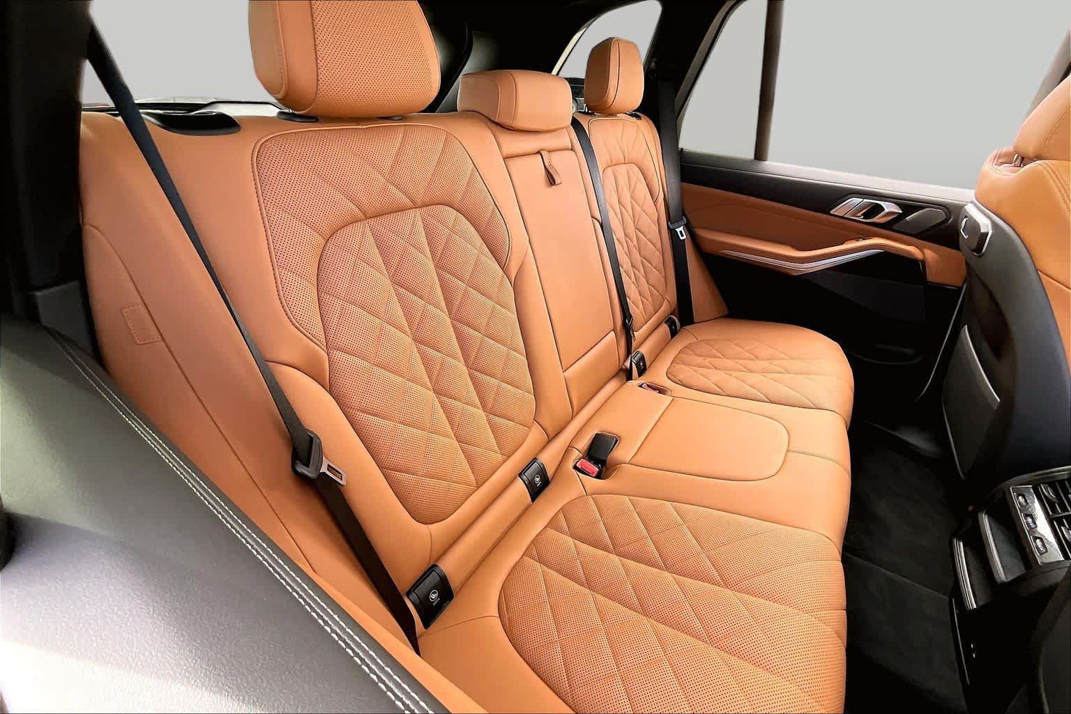Used 2024 BMW X5 sDrive40i w/ Premium Package RWD image 18