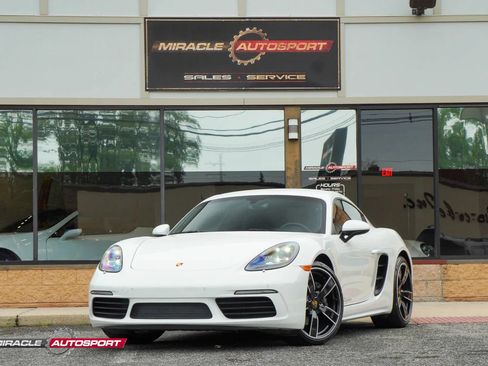 Used 2018 Porsche 718 Cayman RWD image 1