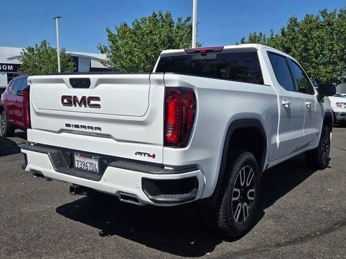 Used 2025 GMC Sierra 1500 AT4 w/ Technology Package AWD/4WD image 4