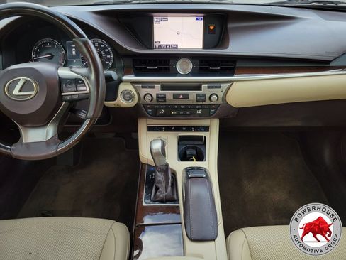 Used 2016 Lexus ES 350 w/ Luxury Package w/Wood Trim FWD image 18