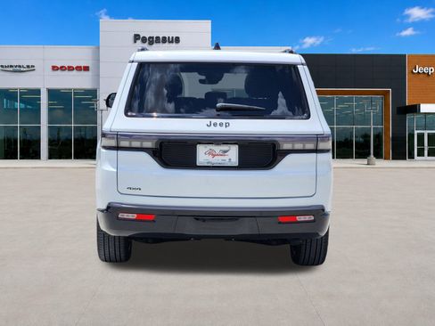 New 2026 Jeep Grand Wagoneer Limited AWD/4WD image 8