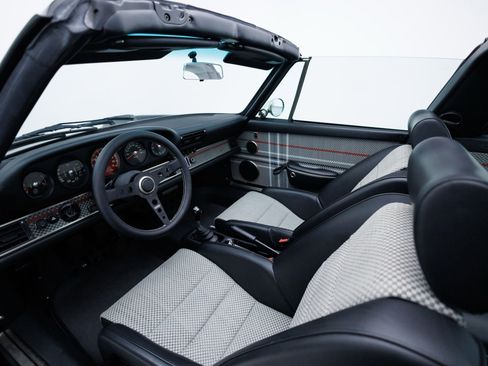 Used 1992 Porsche 911 Targa RWD image 2