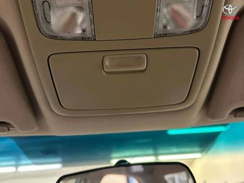 Used 2005 Toyota Camry LE image 14