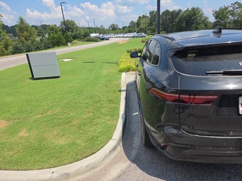 Used 2021 Jaguar F-PACE S AWD/4WD image 9