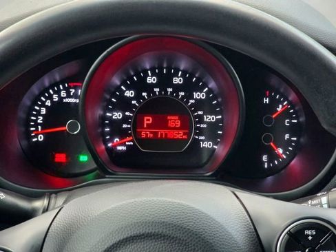 Used 2015 Kia Soul image 11