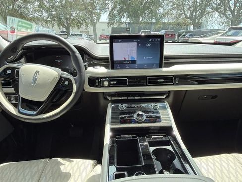 Used 2023 Lincoln Aviator Black Label AWD/4WD image 10