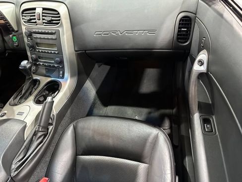 Used 2005 Chevrolet Corvette Coupe w/ Preferred Equipment Group RWD image 10