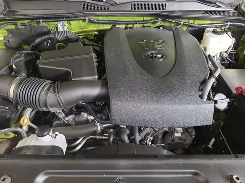 Used 2023 Toyota Tacoma TRD Off-Road w/ TRD Premium Off Road Package image 25