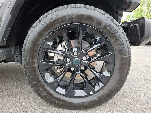 Certified 2025 Jeep Wrangler Unlimited Sahara AWD/4WD image 8