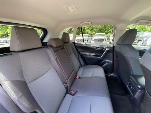 Used 2025 Toyota RAV4 XLE AWD/4WD image 31