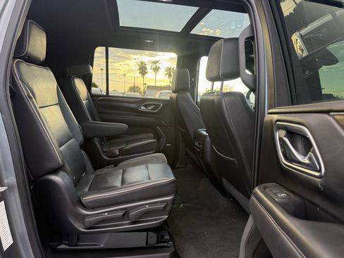 Used 2021 Chevrolet Suburban Premier w/ Premium Package image 28