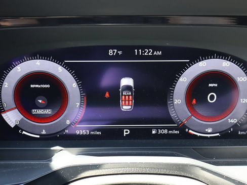 Used 2024 Nissan Pathfinder Platinum w/ Lighting Package (N92) FWD image 11