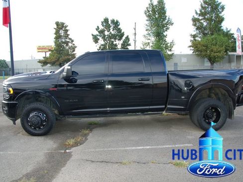 Used 2024 RAM 3500 Limited AWD/4WD image 2
