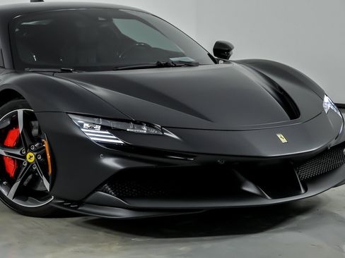 Used 2022 Ferrari SF90 Stradale AWD/4WD image 3