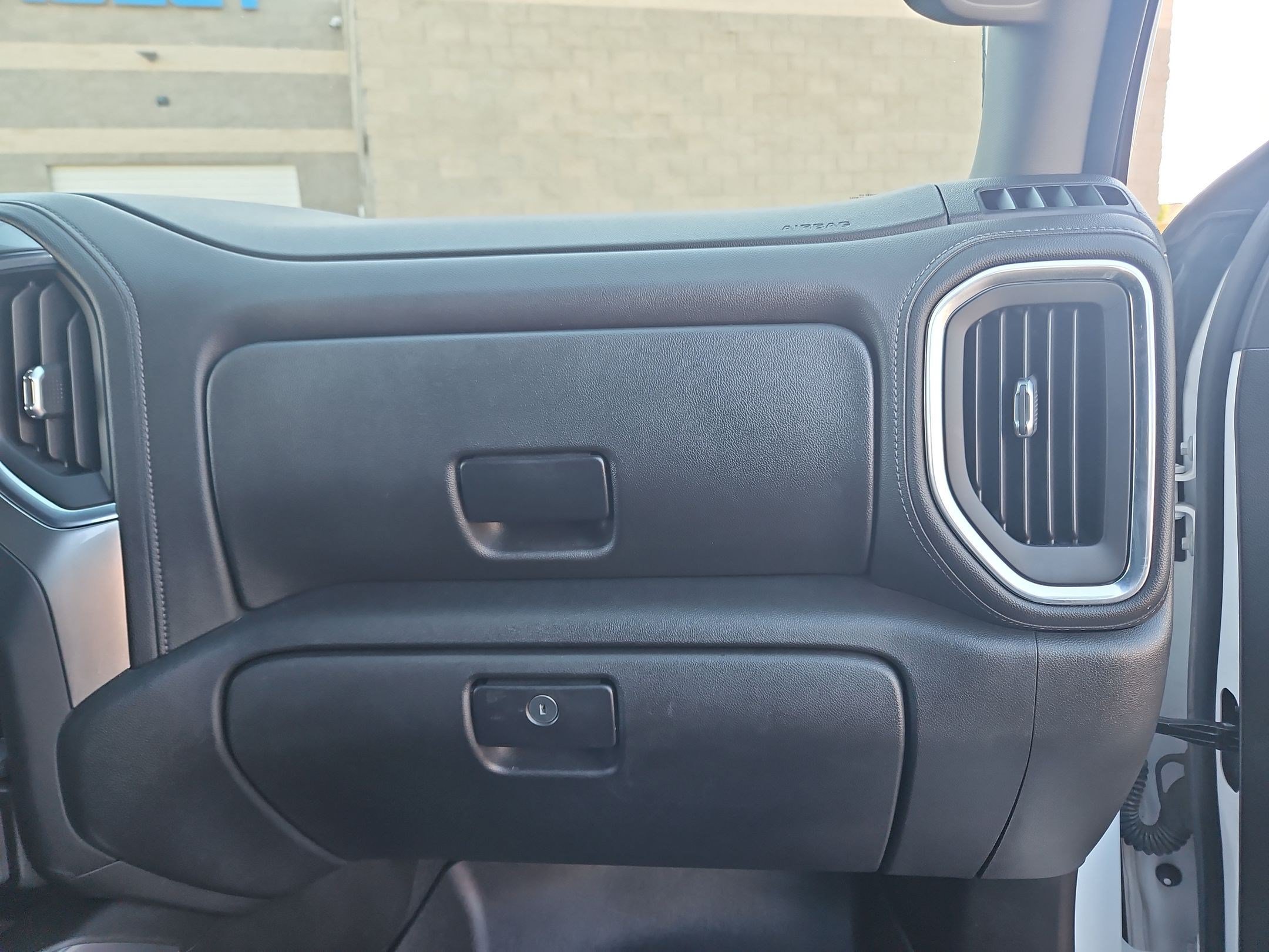 Certified 2021 Chevrolet Silverado 1500 LTZ AWD/4WD image 31