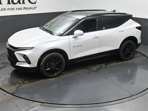 New 2025 Chevrolet Blazer RS w/ Driver Confidence II Package image 22