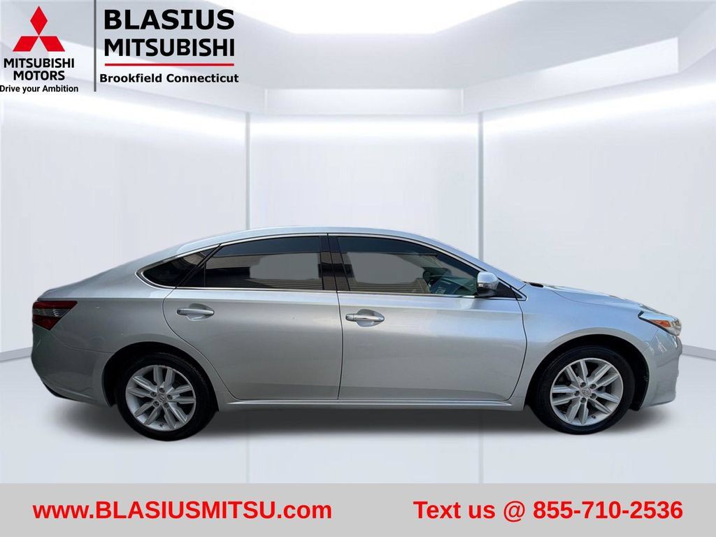 Used 2013 Toyota Avalon XLE FWD image 7