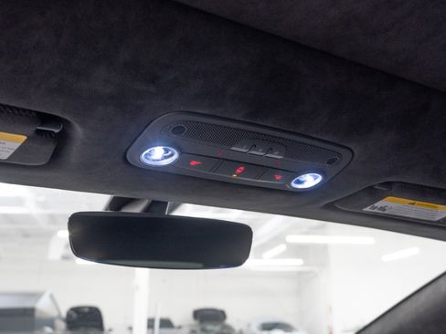 Used 2023 Lamborghini Huracan EVO image 20