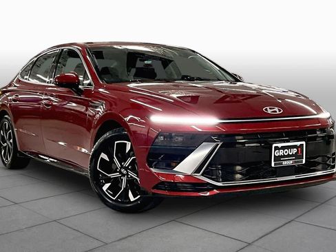 Used 2025 Hyundai Sonata SEL FWD image 3
