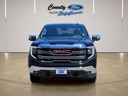 Used 2024 GMC Sierra 1500 SLT AWD/4WD image 6