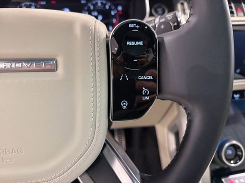 Used 2022 Land Rover Range Rover Westminster Edition image 13