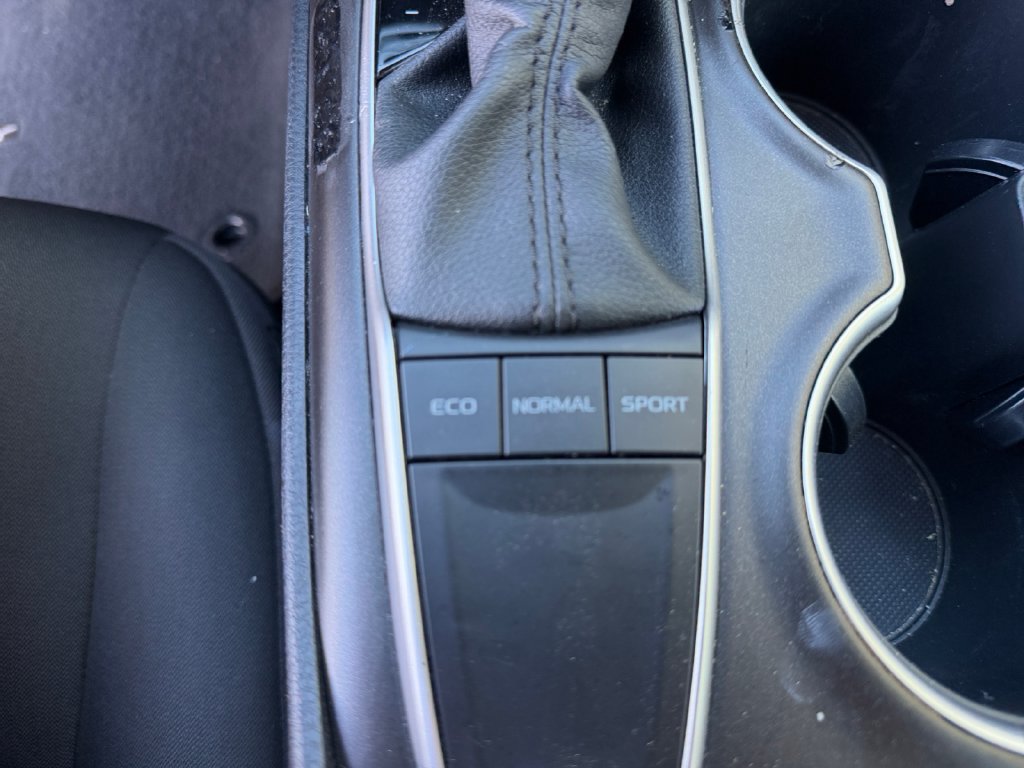Used 2022 Toyota Camry LE w/ Carpet Mat Package (TMS) FWD image 23