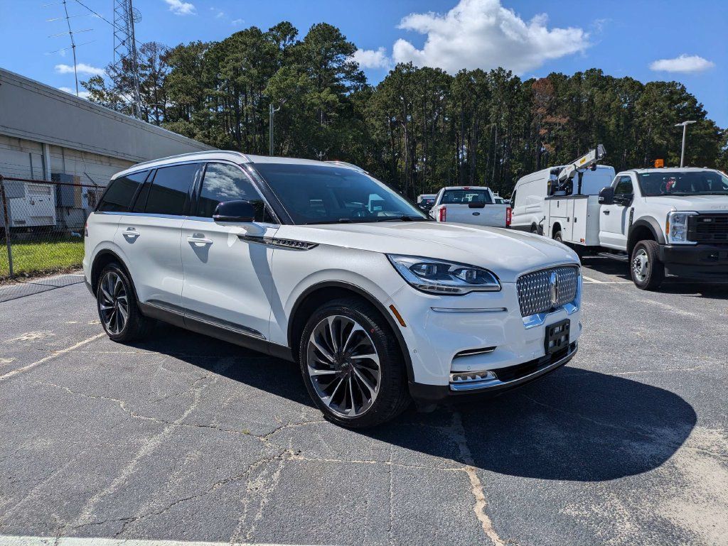 Used 2021 Lincoln Aviator Reserve w/ Equipment Group 201A AWD/4WD image 2