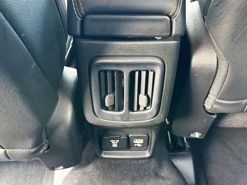 Used 2018 Jeep Compass Latitude w/ Popular Equipment Group image 19