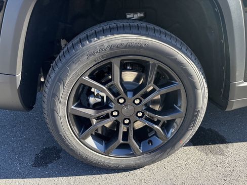 New 2025 Jeep Grand Cherokee L Limited image 7