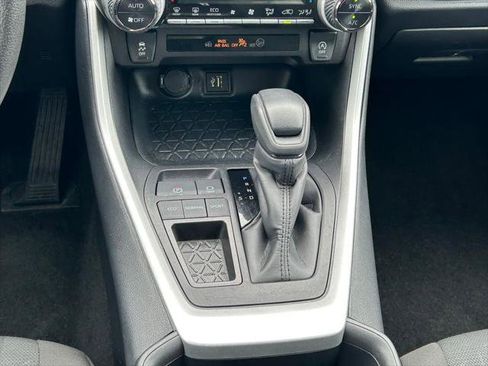 Certified 2025 Toyota RAV4 XLE FWD image 20