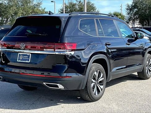 Certified 2025 Volkswagen Atlas SE image 5