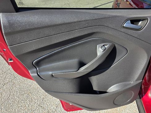 Used 2019 Ford Escape SE FWD image 32