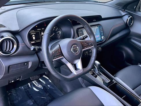 Used 2021 Nissan Kicks SR w/ SR Premium Package FWD image 16