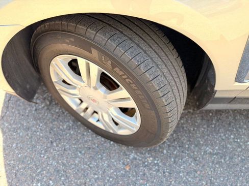 Used 2014 Cadillac SRX FWD image 8