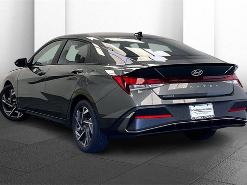 Used 2025 Hyundai Elantra Sport image 8