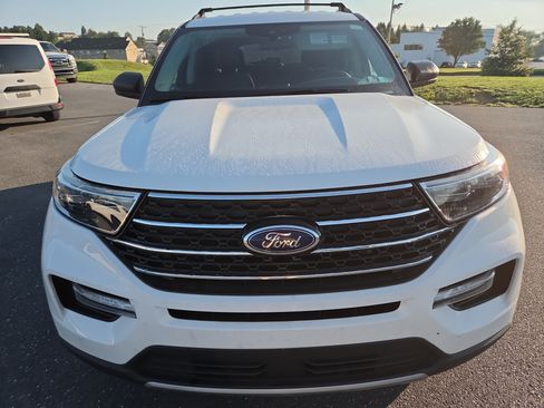 Used 2021 Ford Explorer XLT w/ Equipment Group 202A AWD/4WD image 21