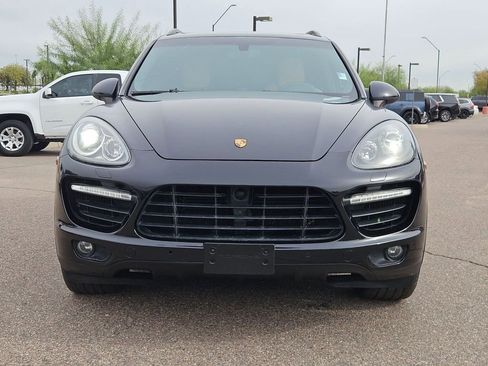 Used 2014 Porsche Cayenne Turbo image 9