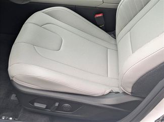 Certified 2025 Hyundai Elantra Limited FWD video 4