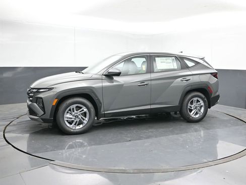 New 2026 Hyundai Tucson SE image 2