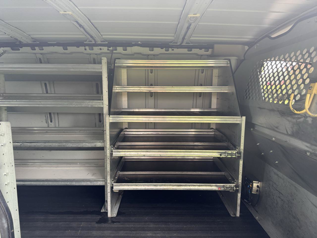 Used 2014 Chevrolet Express 2500 RWD image 19