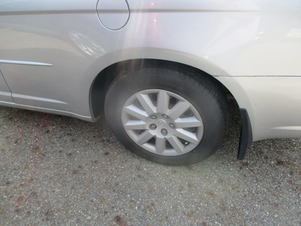 Used 2008 Chrysler Sebring LX FWD image 6