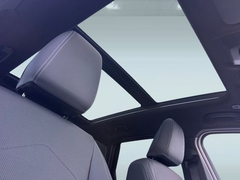 Used 2025 BMW X1 xDrive28i w/ Convenience Package image 15