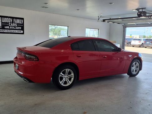 Used 2022 Dodge Charger SXT RWD image 3